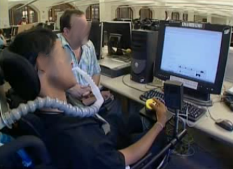 dispositivi che sostituiscono mouse e tastiera tramite l'uso della bocca e trackball